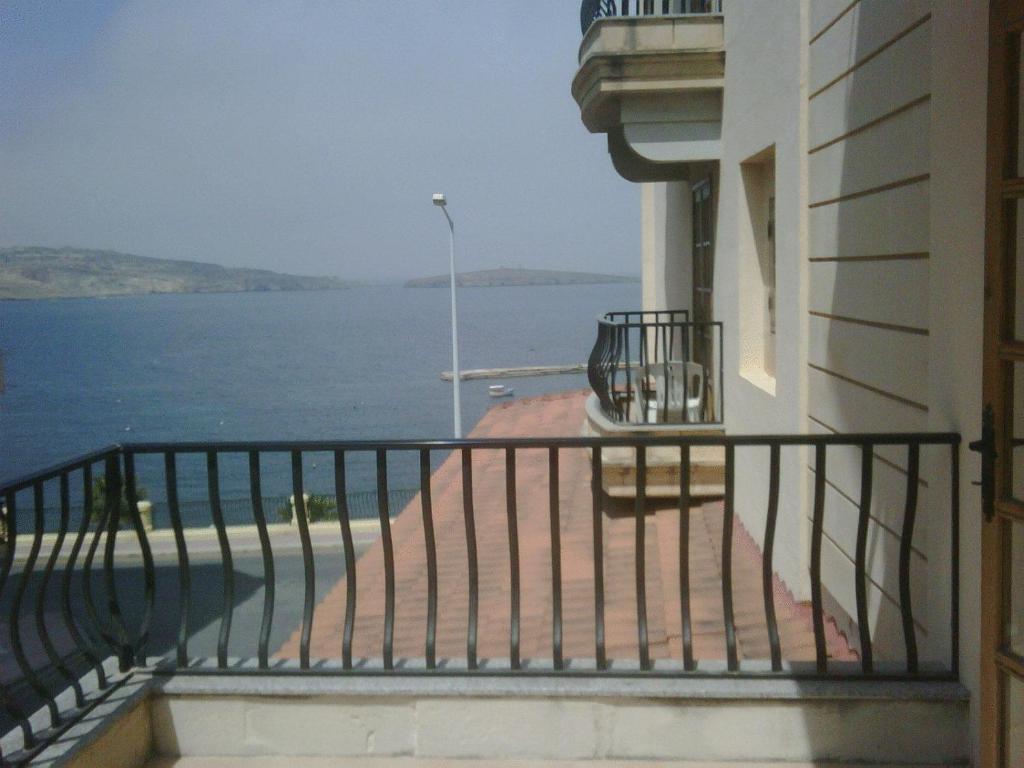 The Mediterranea Hotel & Suites 세인트폴스베이 외부 사진